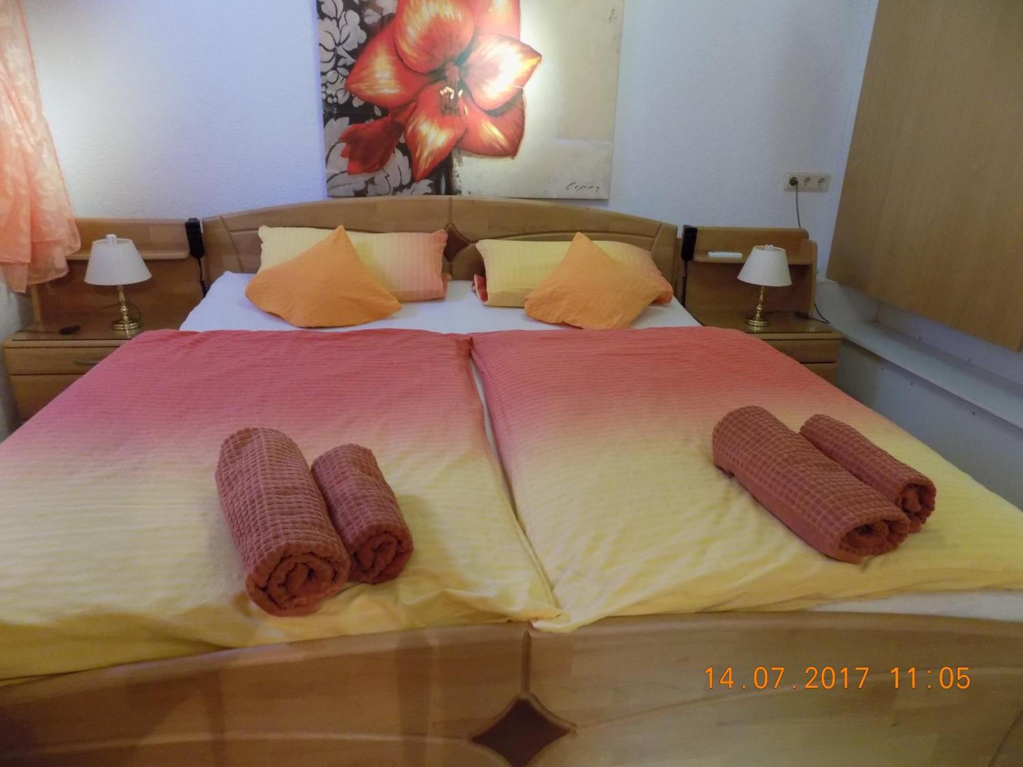 Haus Alexandra Appartement Schoneberg  Buitenkant foto